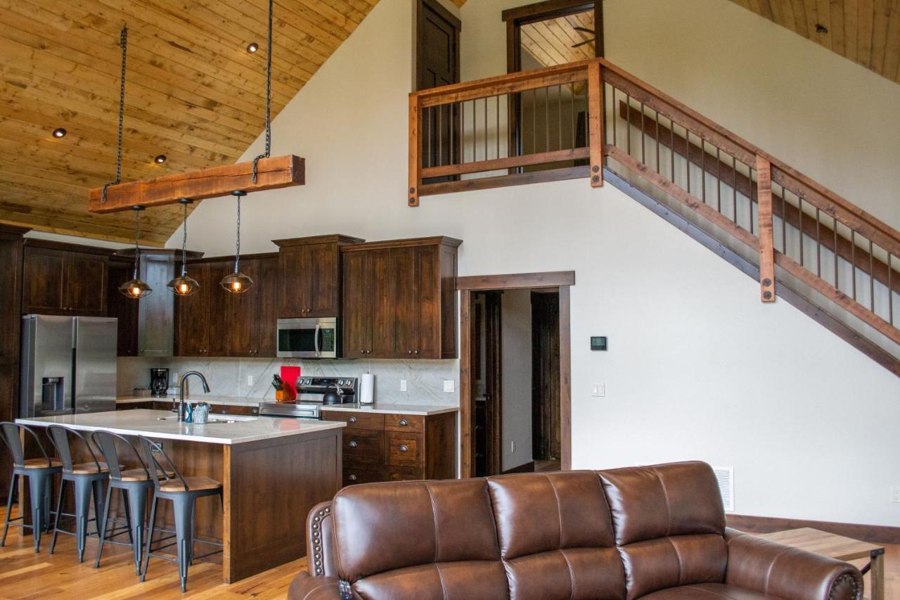 Glacier Homestead Coram Екстер'єр фото