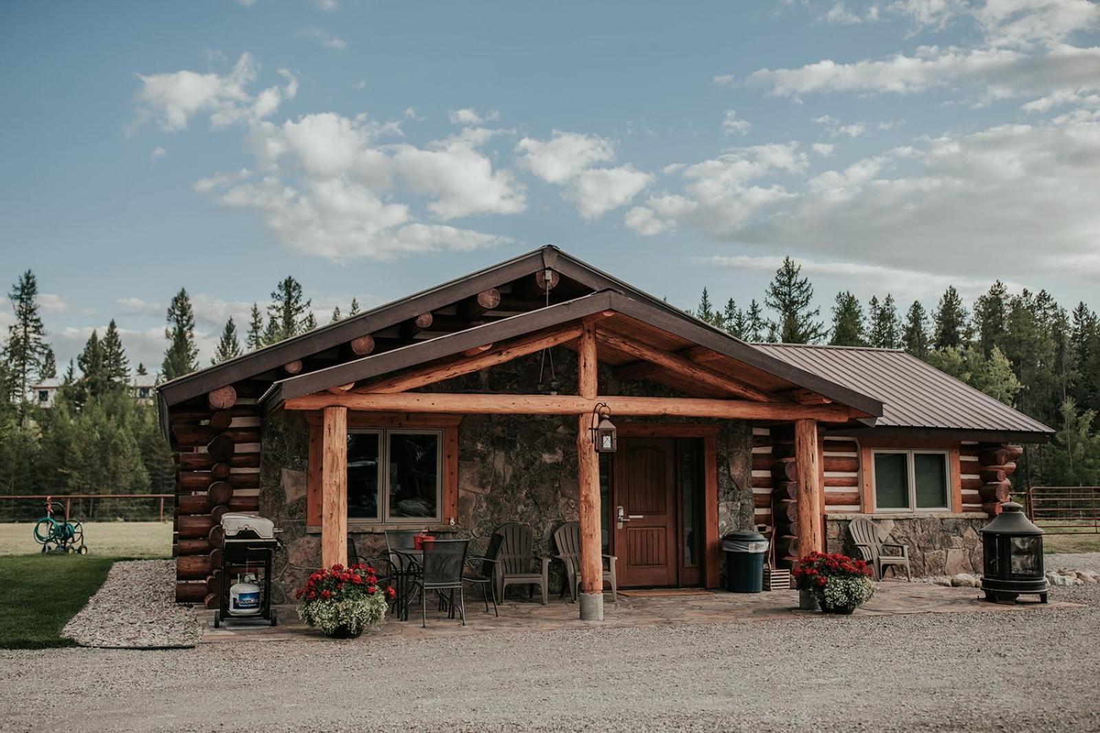 Glacier Homestead Coram Екстер'єр фото
