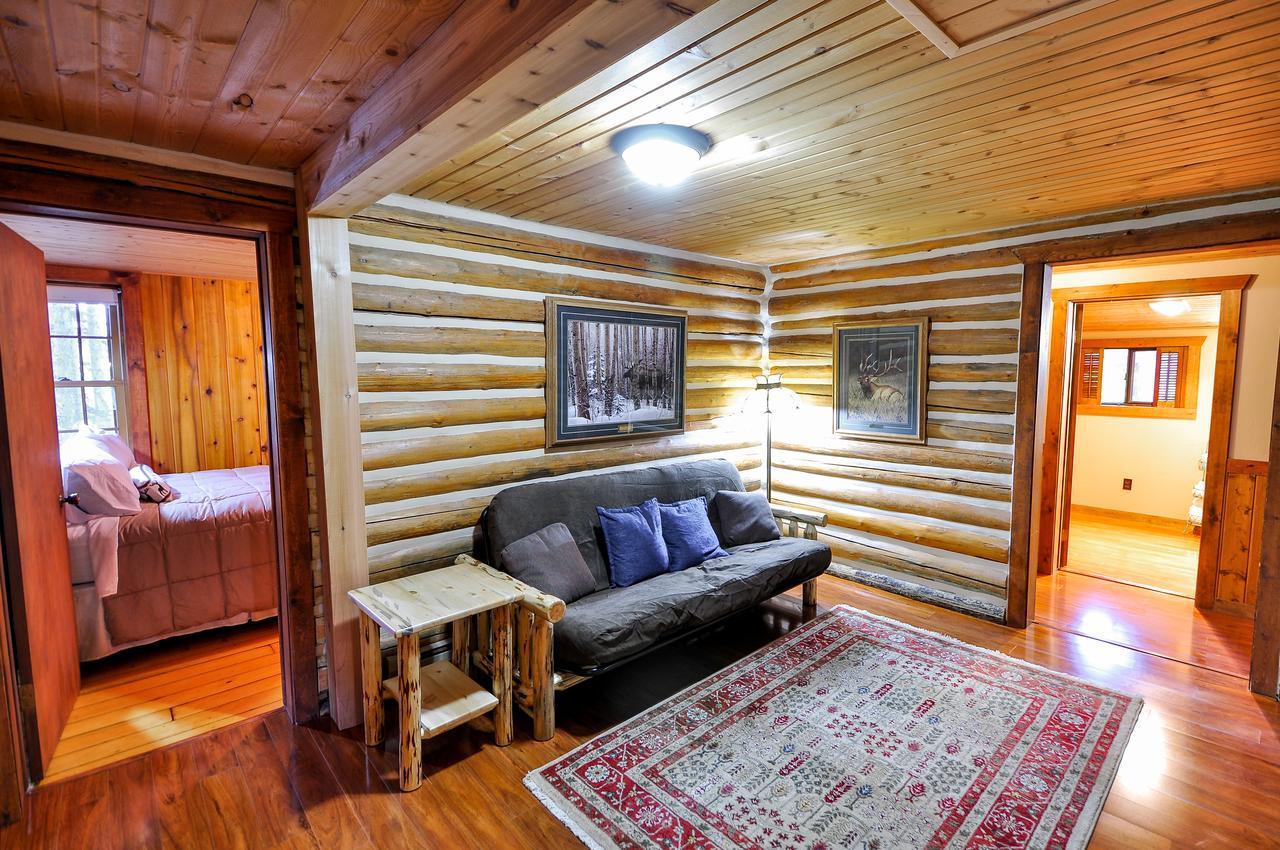 Glacier Homestead Coram Екстер'єр фото