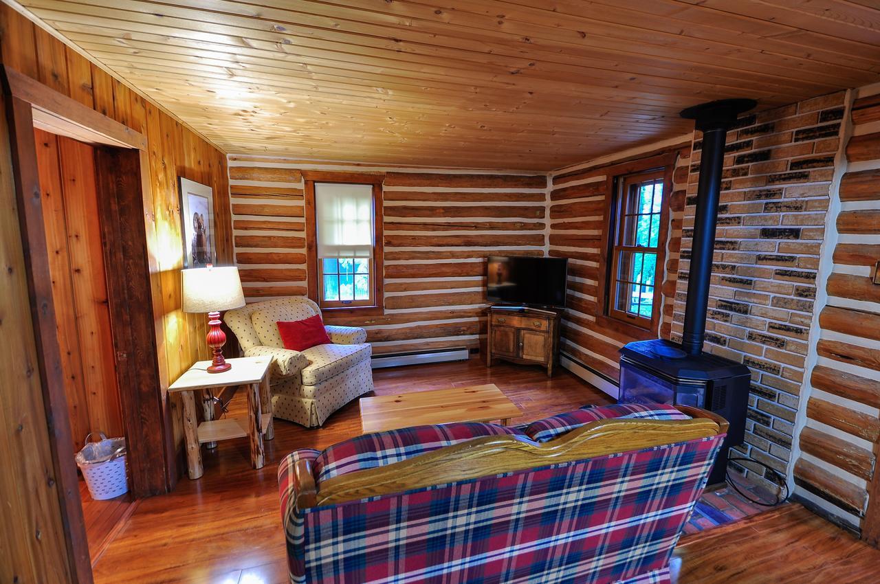 Glacier Homestead Coram Екстер'єр фото