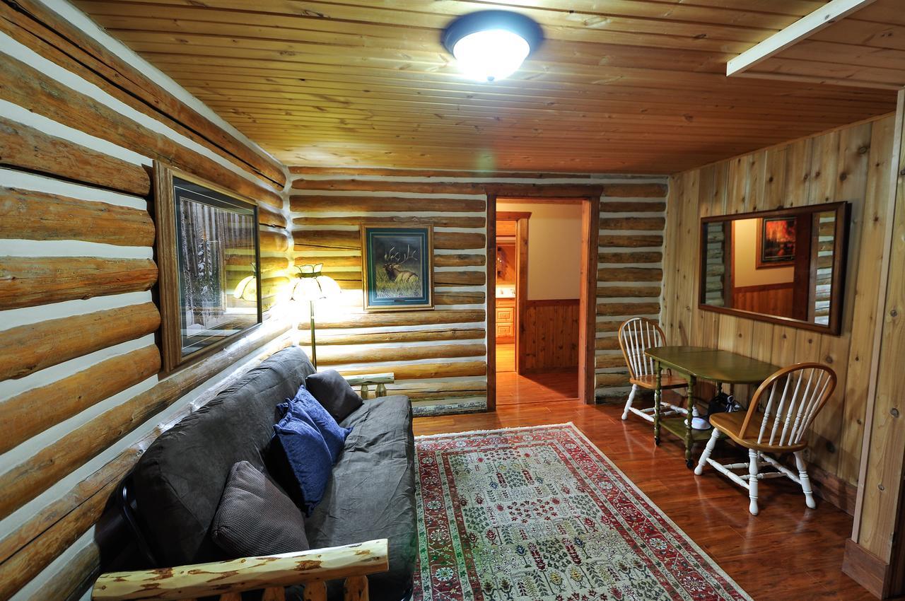 Glacier Homestead Coram Екстер'єр фото