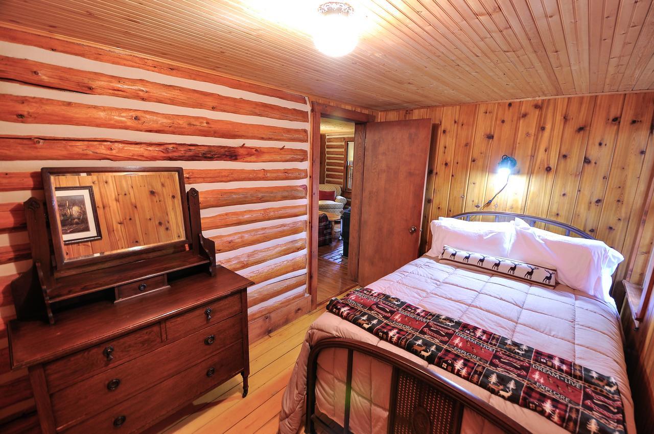 Glacier Homestead Coram Екстер'єр фото