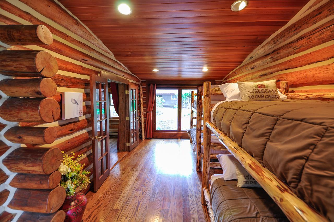 Glacier Homestead Coram Екстер'єр фото