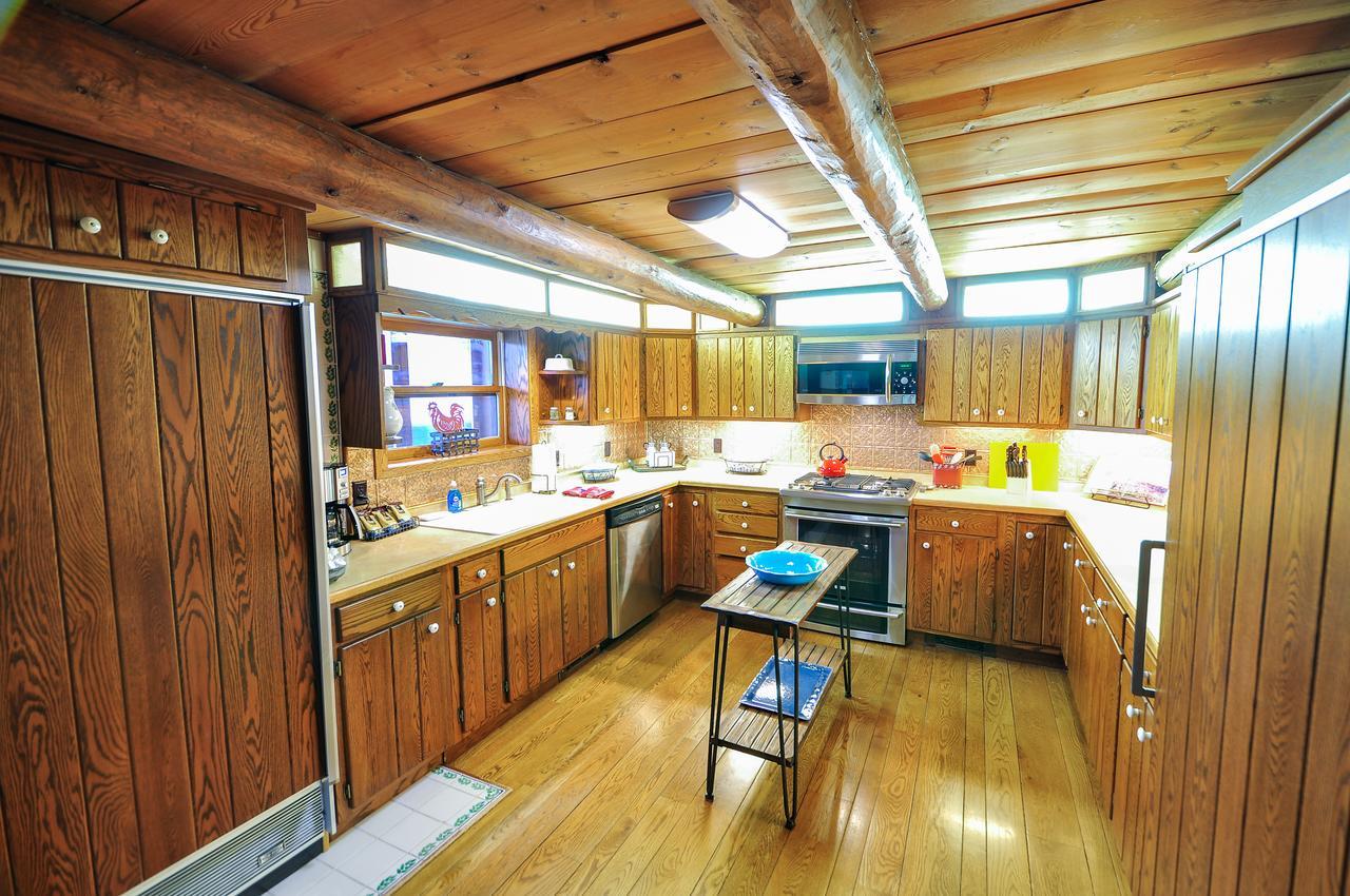 Glacier Homestead Coram Екстер'єр фото