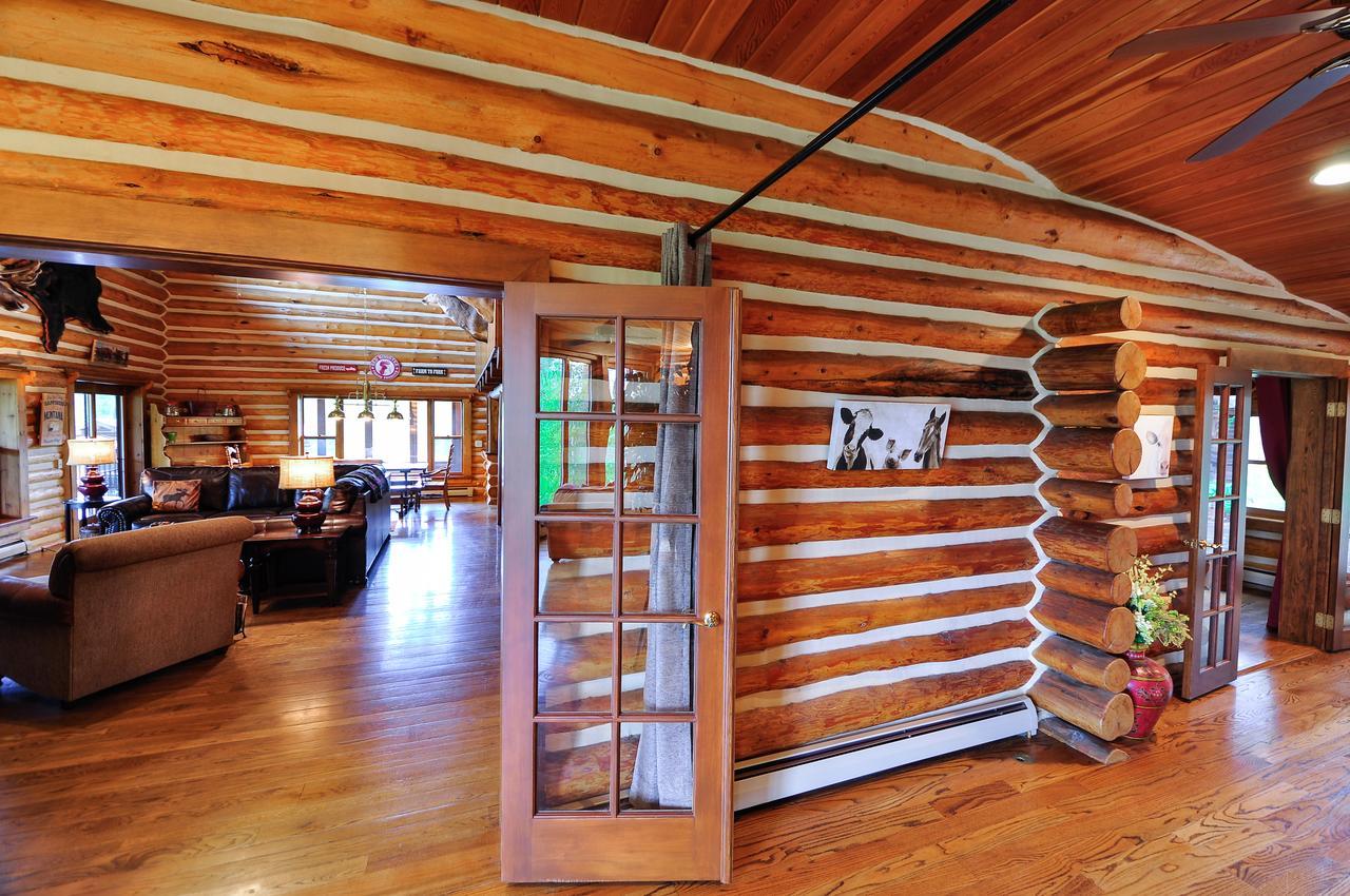 Glacier Homestead Coram Екстер'єр фото